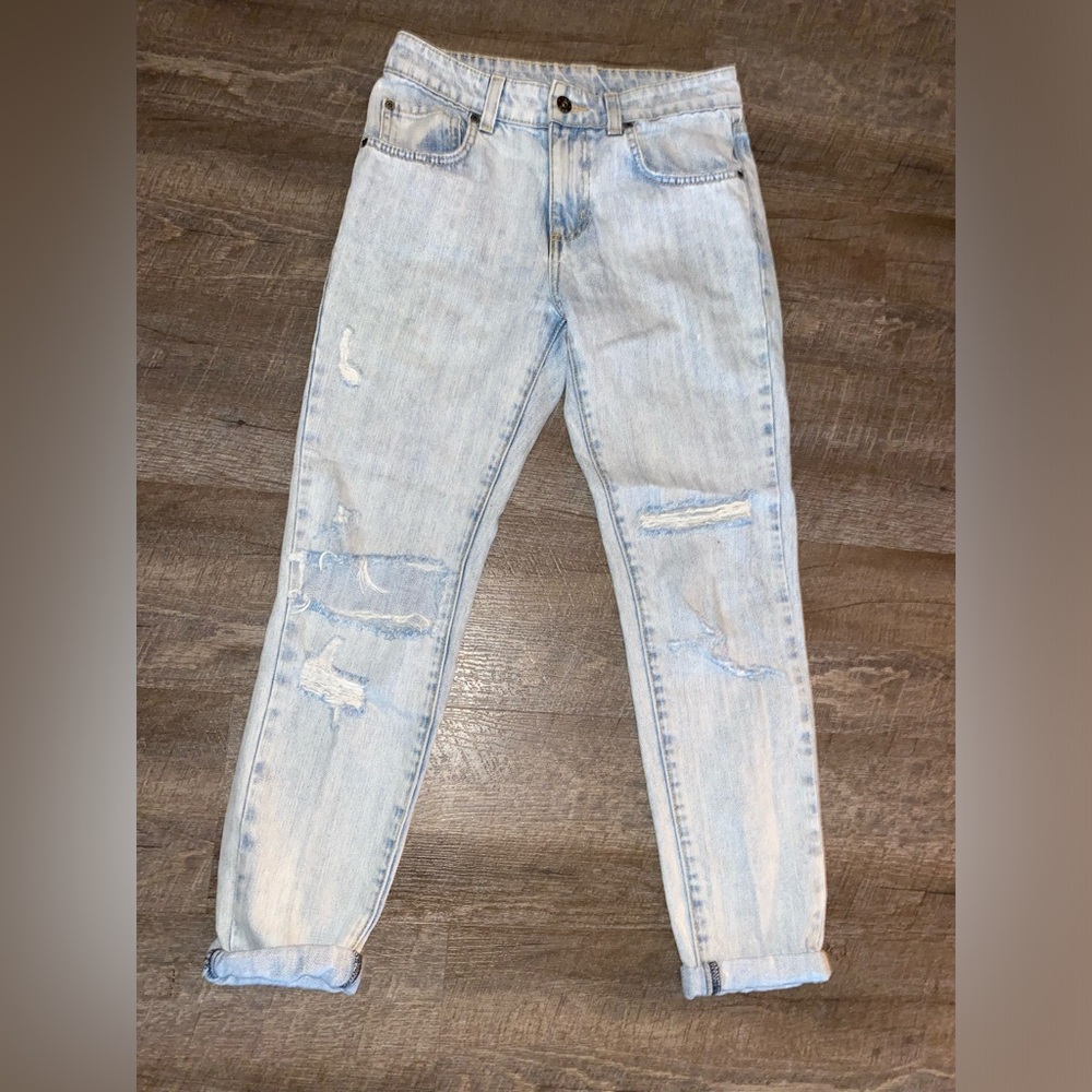 Camar distressed jeans